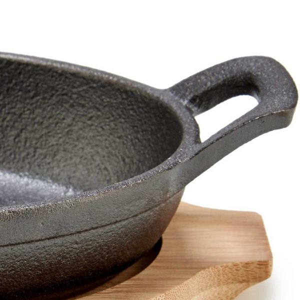 oval-pan-w-bamboo-tray-2